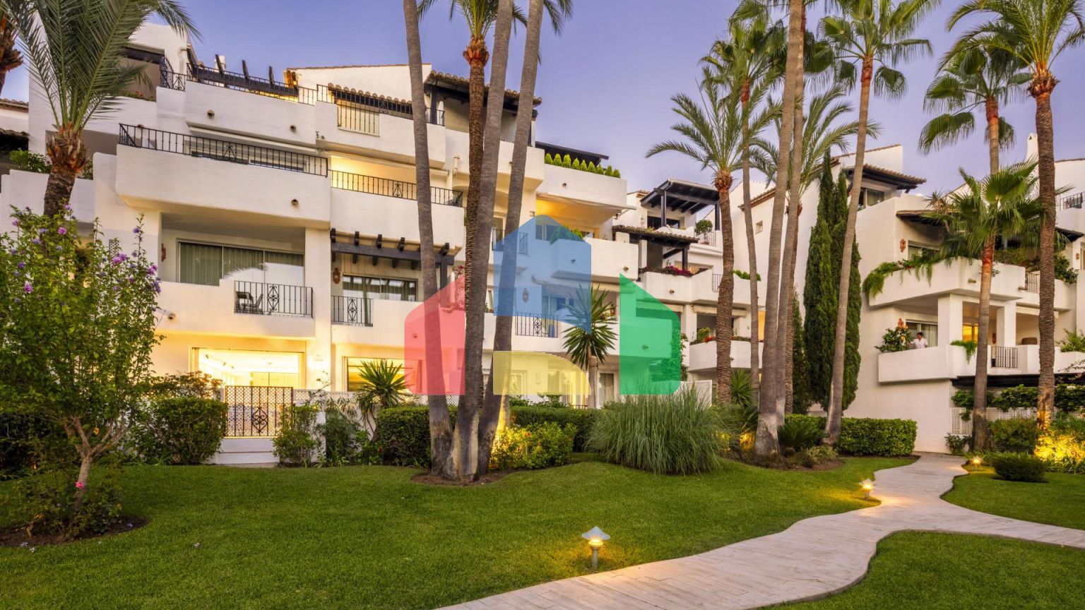 Потрясающие апартаменты с 3-спальнями в элитном жилом комплексе на Золотой Миле Марбельи