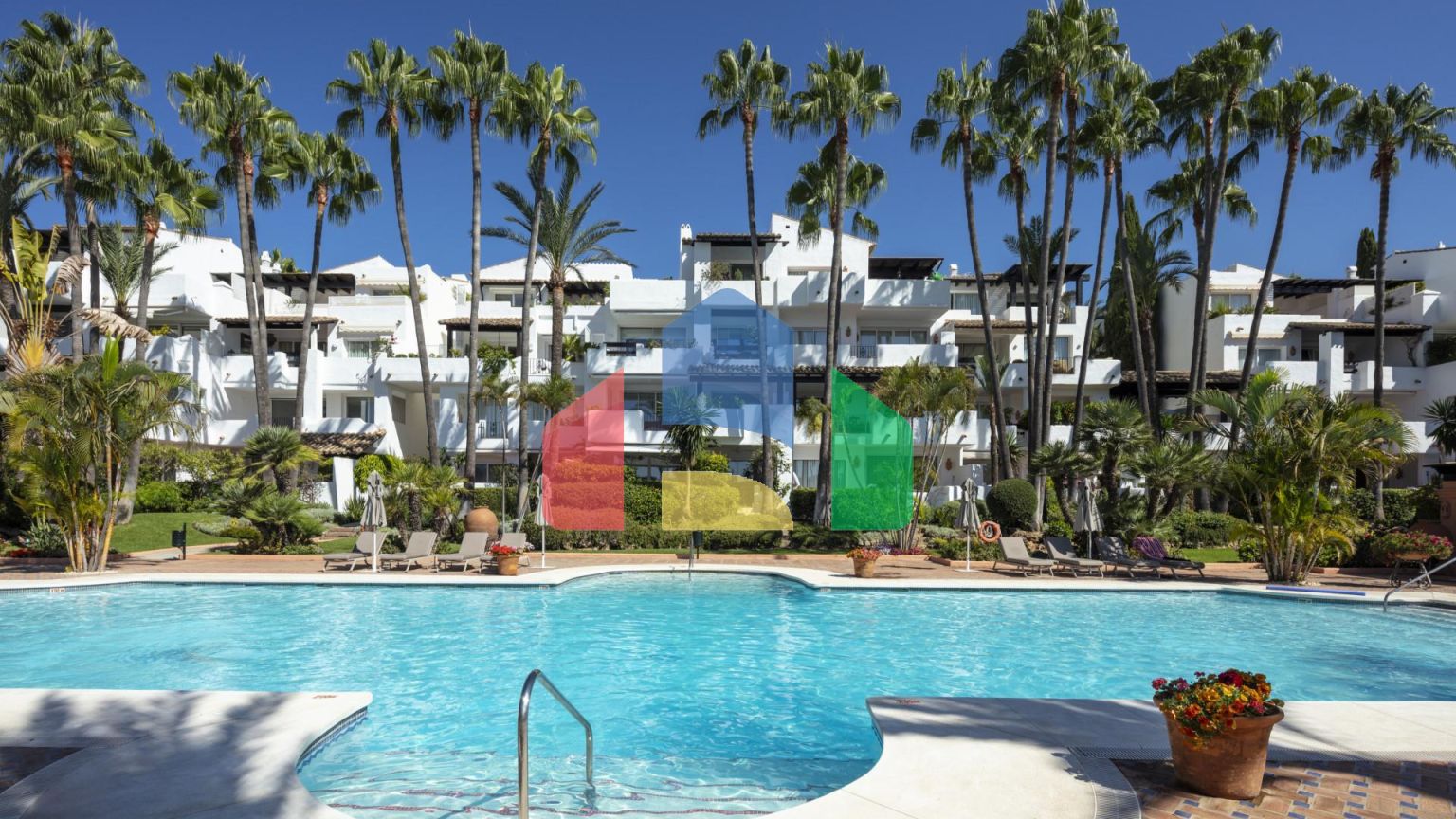 Потрясающие апартаменты с 3-спальнями в элитном жилом комплексе на Золотой Миле Марбельи