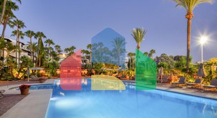 Потрясающие апартаменты с 3-спальнями в элитном жилом комплексе на Золотой Миле Марбельи