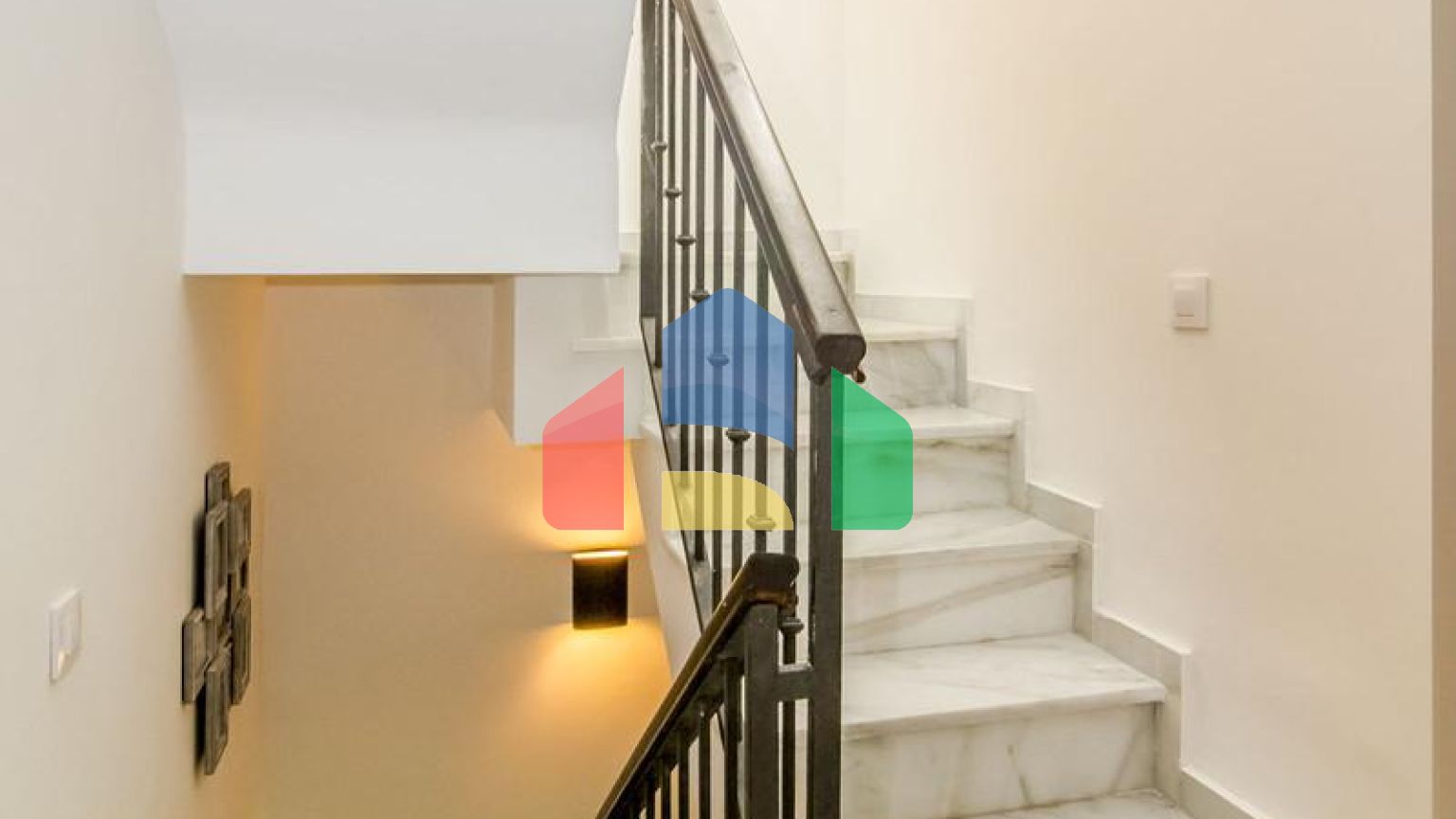 Уютный отремонтированный таунхаус с 3 спальнями недалеко от гольф-поля Лос Наранхос.