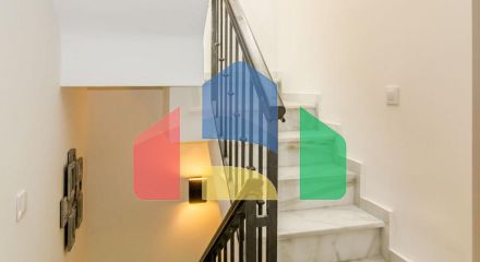 Уютный отремонтированный таунхаус с 3 спальнями недалеко от гольф-поля Лос Наранхос. Уютный отремонтированный таунхаус с 3 спальнями недалеко от гольф-поля Лос Наранхос.