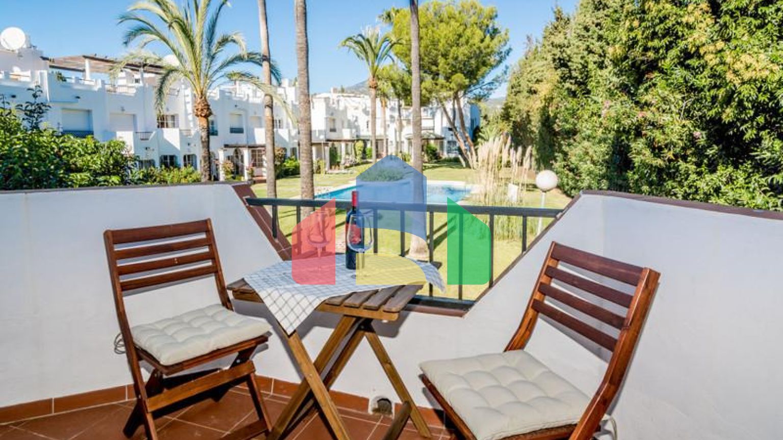 Уютный отремонтированный таунхаус с 3 спальнями недалеко от гольф-поля Лос Наранхос.