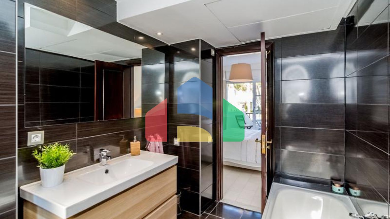 Уютный отремонтированный таунхаус с 3 спальнями недалеко от гольф-поля Лос Наранхос.