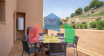 Видовая квартира с двумя спальнями в Марбелье