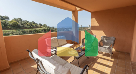 Видовая квартира с двумя спальнями в Марбелье