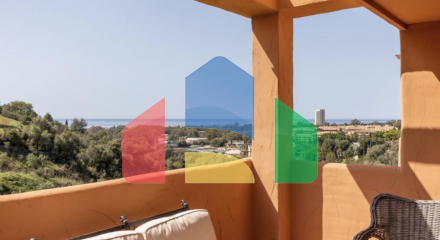 Видовая квартира с двумя спальнями в Марбелье