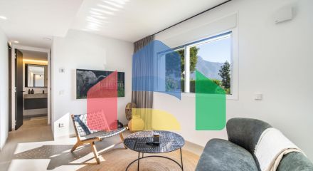 Потрясающий пентхаус с невероятными видами на море и горы в Нуэва Андалусия