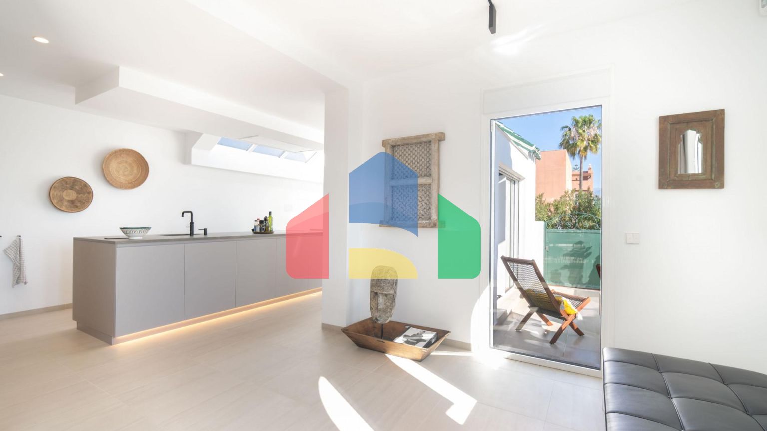 Потрясающий пентхаус с невероятными видами на море и горы в Нуэва Андалусия