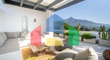 Потрясающий пентхаус с невероятными видами на море и горы в Нуэва Андалусия