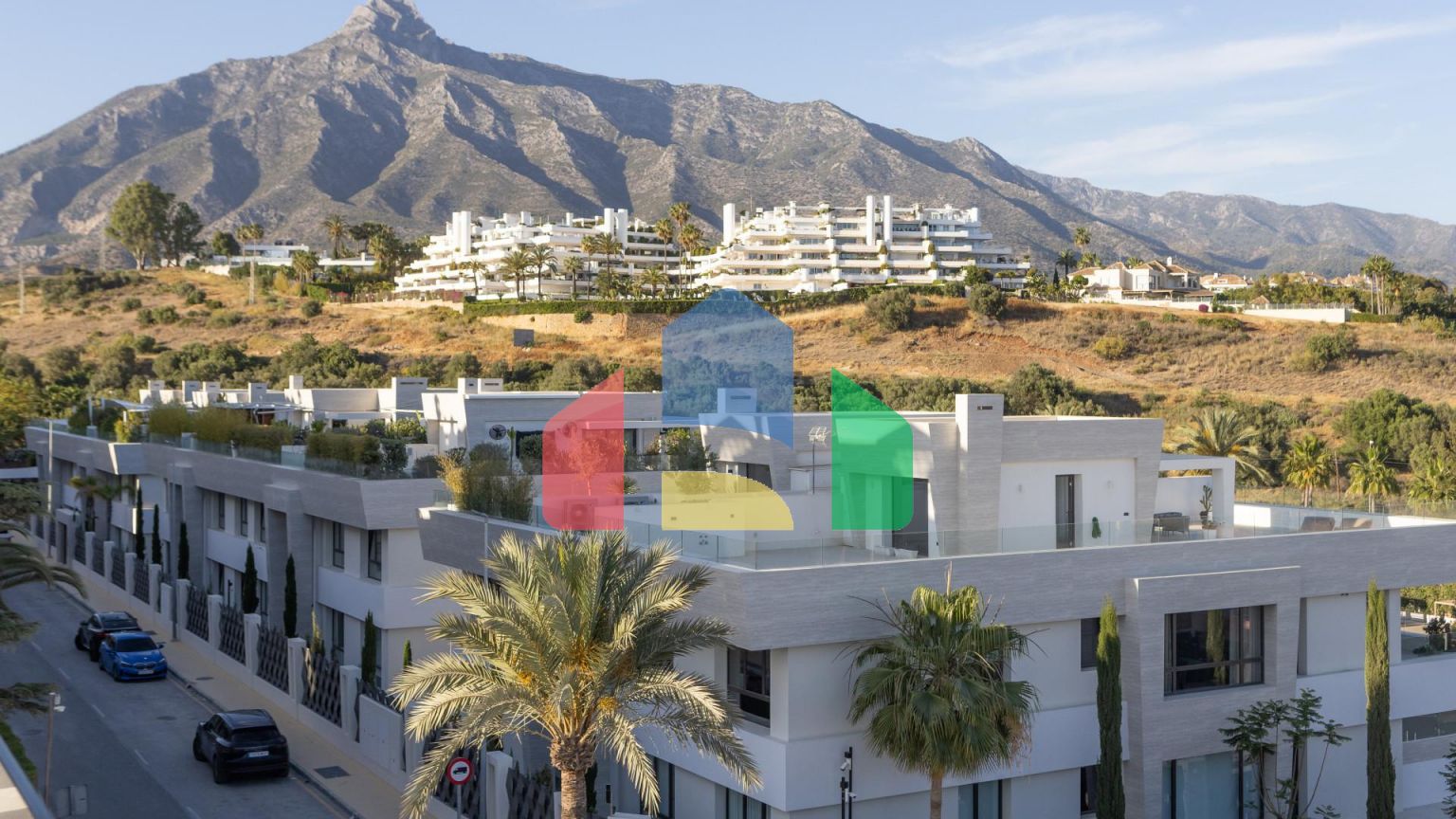 Пентхаусы с 3 спальнями в брендированном роскошном жилом комплексе, созданном при сотрудничестве с FENDI CASA Пентхаусы с 3 спальнями в брендированном роскошном жилом комплексе, созданном при сотрудничестве с FENDI CASA