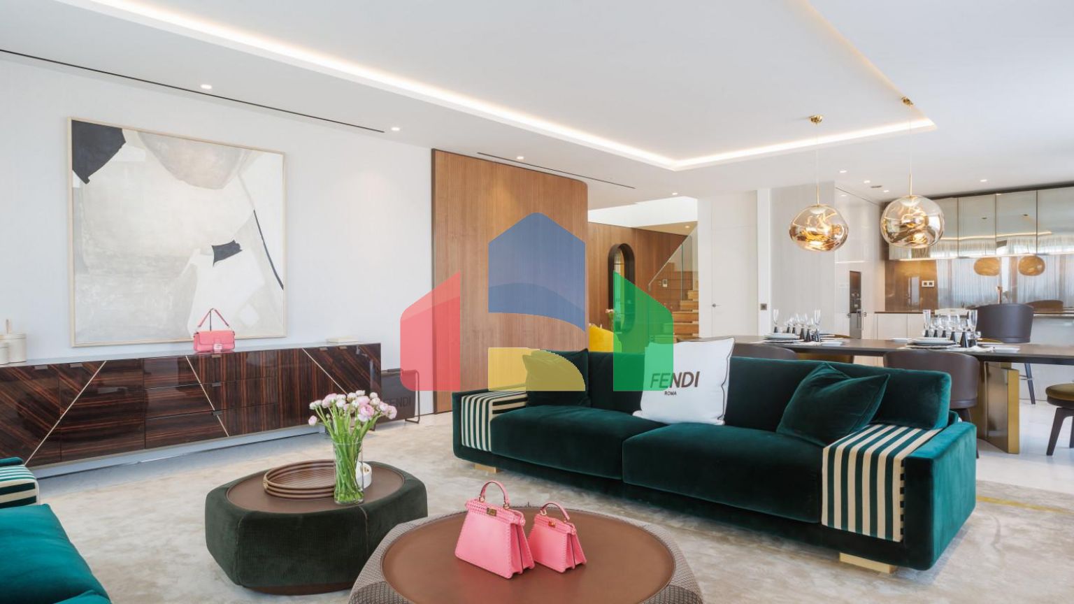 Пентхаусы с 3 спальнями в брендированном роскошном жилом комплексе, созданном при сотрудничестве с FENDI CASA Пентхаусы с 3 спальнями в брендированном роскошном жилом комплексе, созданном при сотрудничестве с FENDI CASA