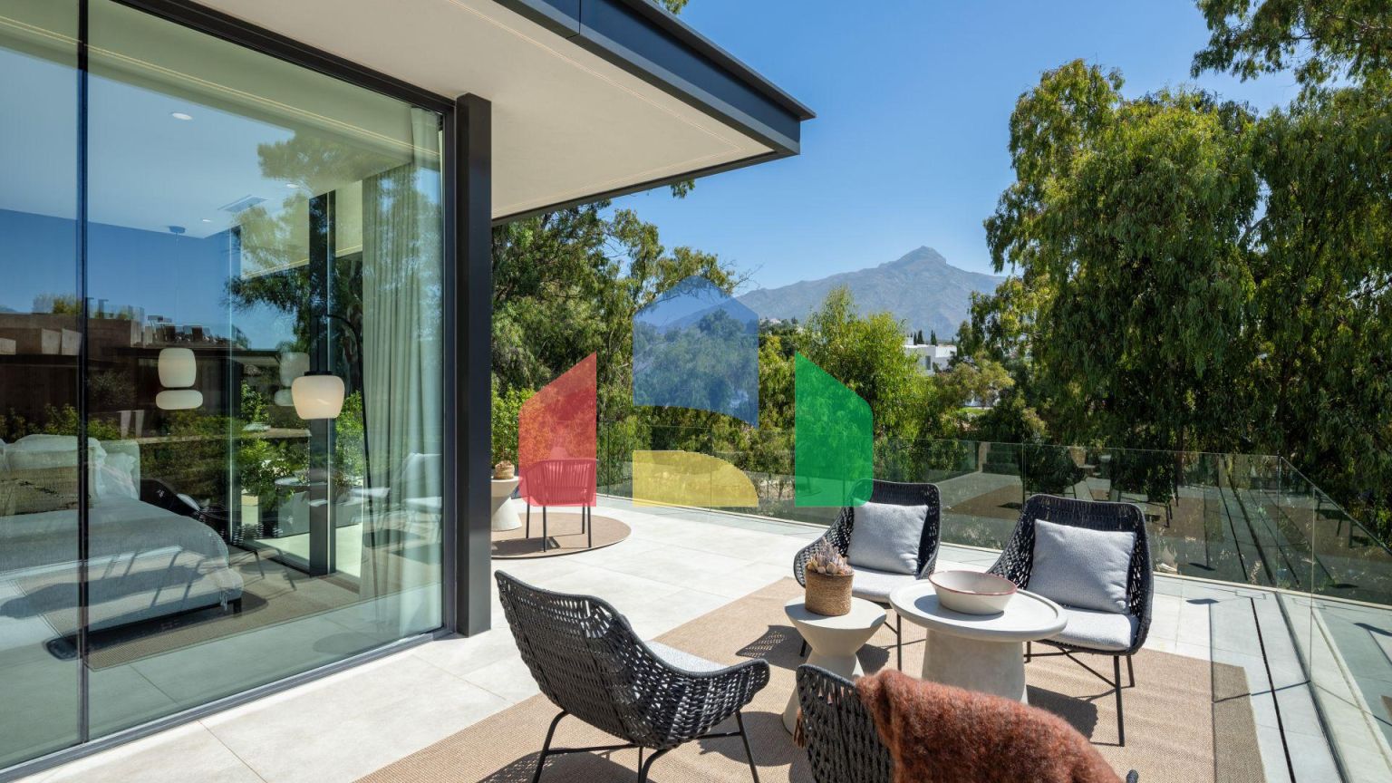 Роскошная вилла в гармонии с природой: оазис уюта и элегантности в Нуэва Андалусия