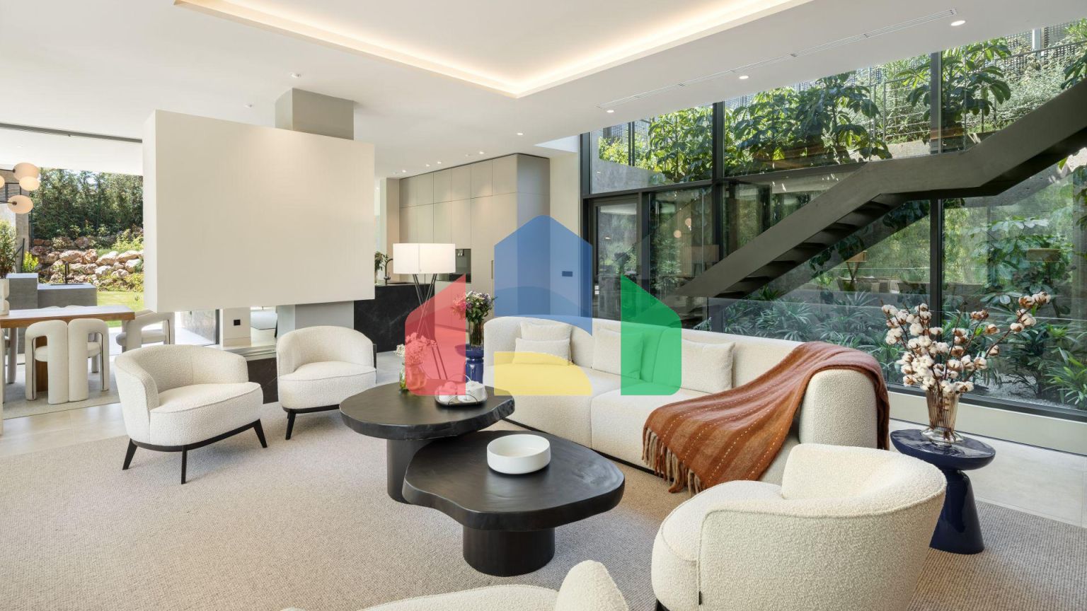 Роскошная вилла в гармонии с природой: оазис уюта и элегантности в Нуэва Андалусия