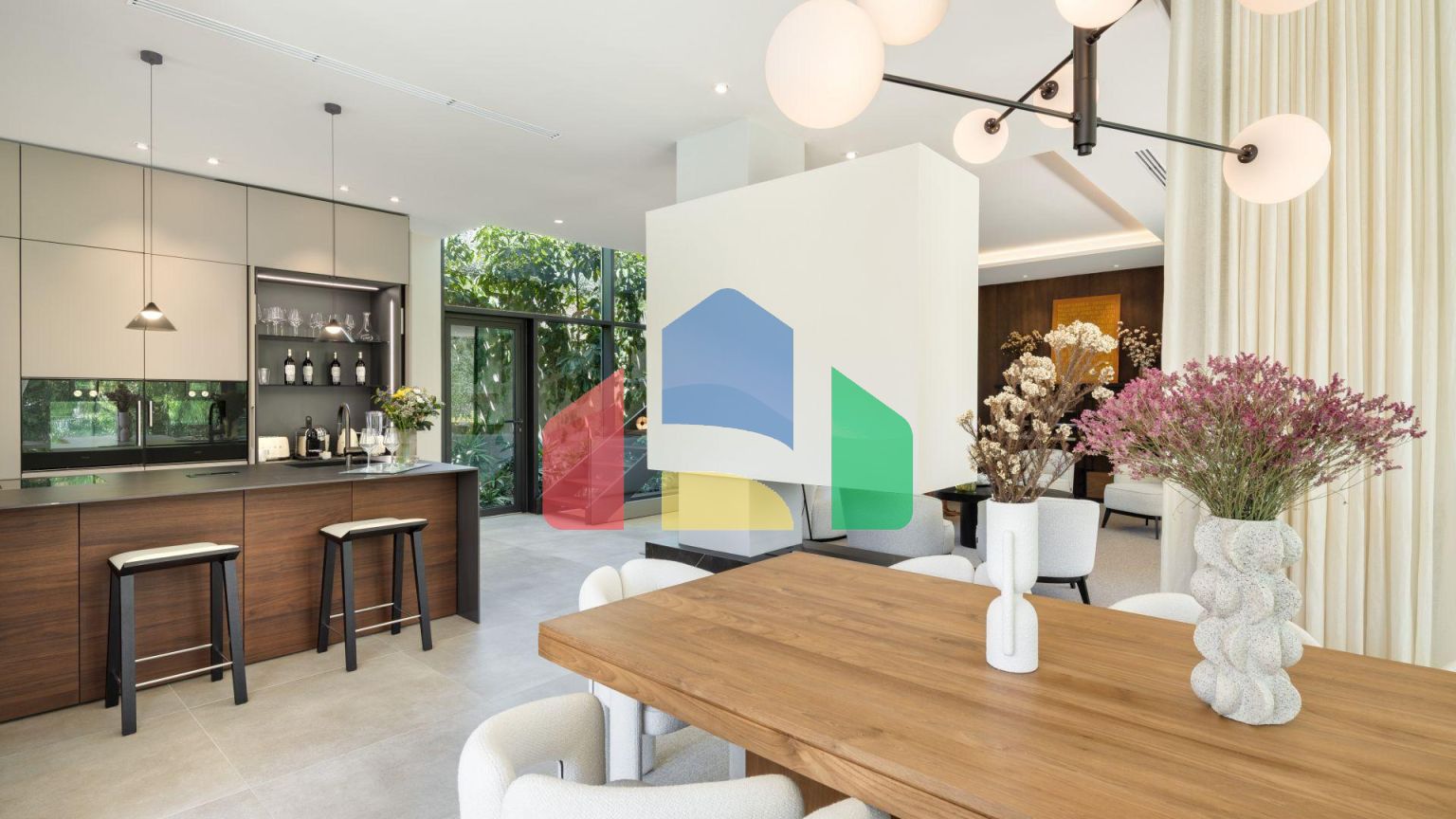 Роскошная вилла в гармонии с природой: оазис уюта и элегантности в Нуэва Андалусия