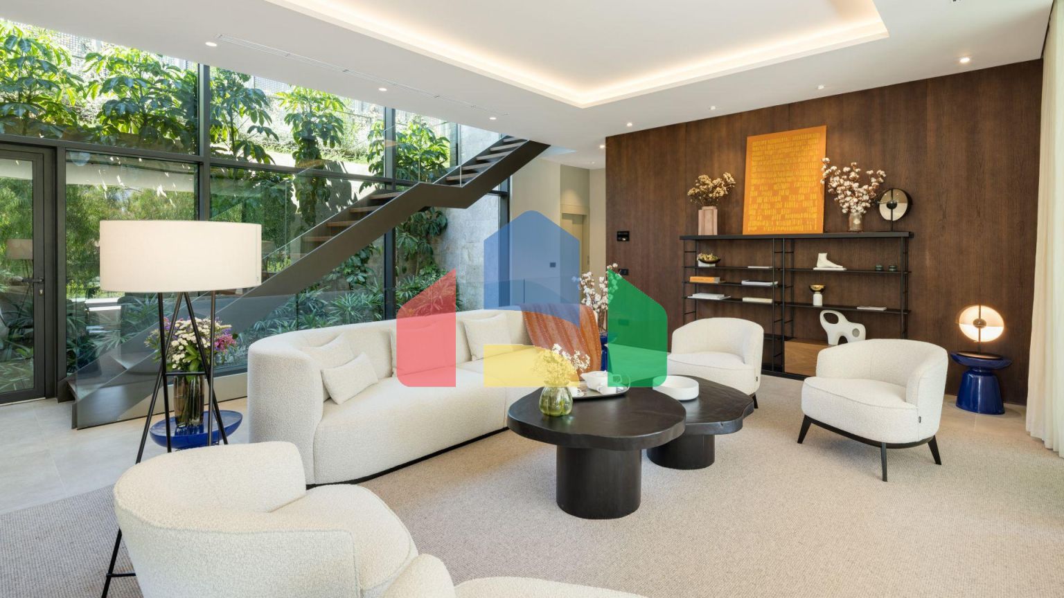 Роскошная вилла в гармонии с природой: оазис уюта и элегантности в Нуэва Андалусия