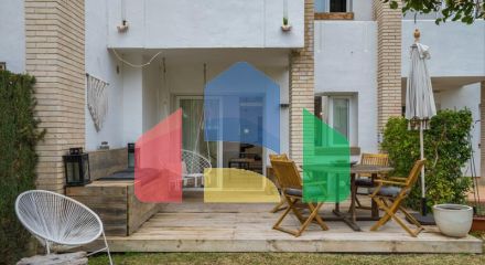 Потрясающий двухуровневый дуплекс с 3 спальнями в Нуэва-Андалусии.