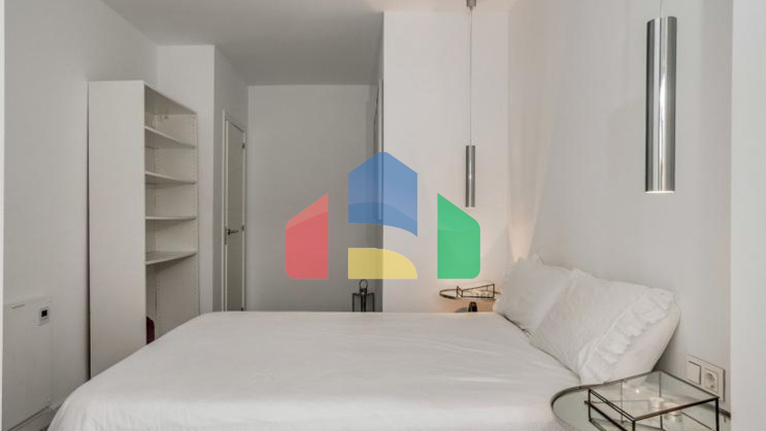 Потрясающий двухуровневый дуплекс с 3 спальнями в Нуэва-Андалусии.