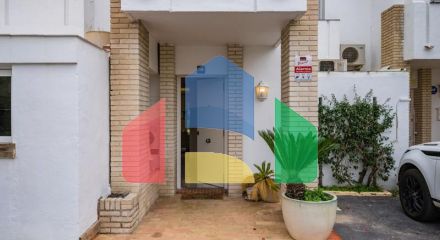 Потрясающий двухуровневый дуплекс с 3 спальнями в Нуэва-Андалусии.