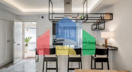 Потрясающий двухуровневый дуплекс с 3 спальнями в Нуэва-Андалусии.