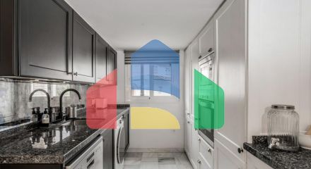 Потрясающий двухуровневый дуплекс с 3 спальнями в Нуэва-Андалусии.