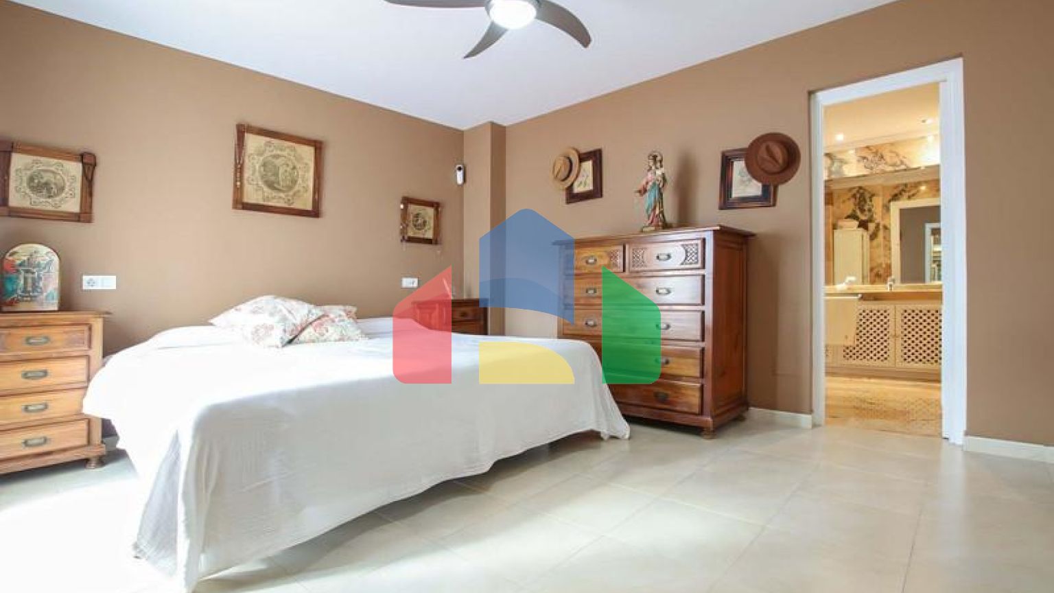 РОСКОШНАЯ КВАРТИРА НА ПЕРВОМ ЭТАЖЕ НА ПРОДАЖУ В ПУЭРТО БАНУС, МАРБЕЛЬЯ