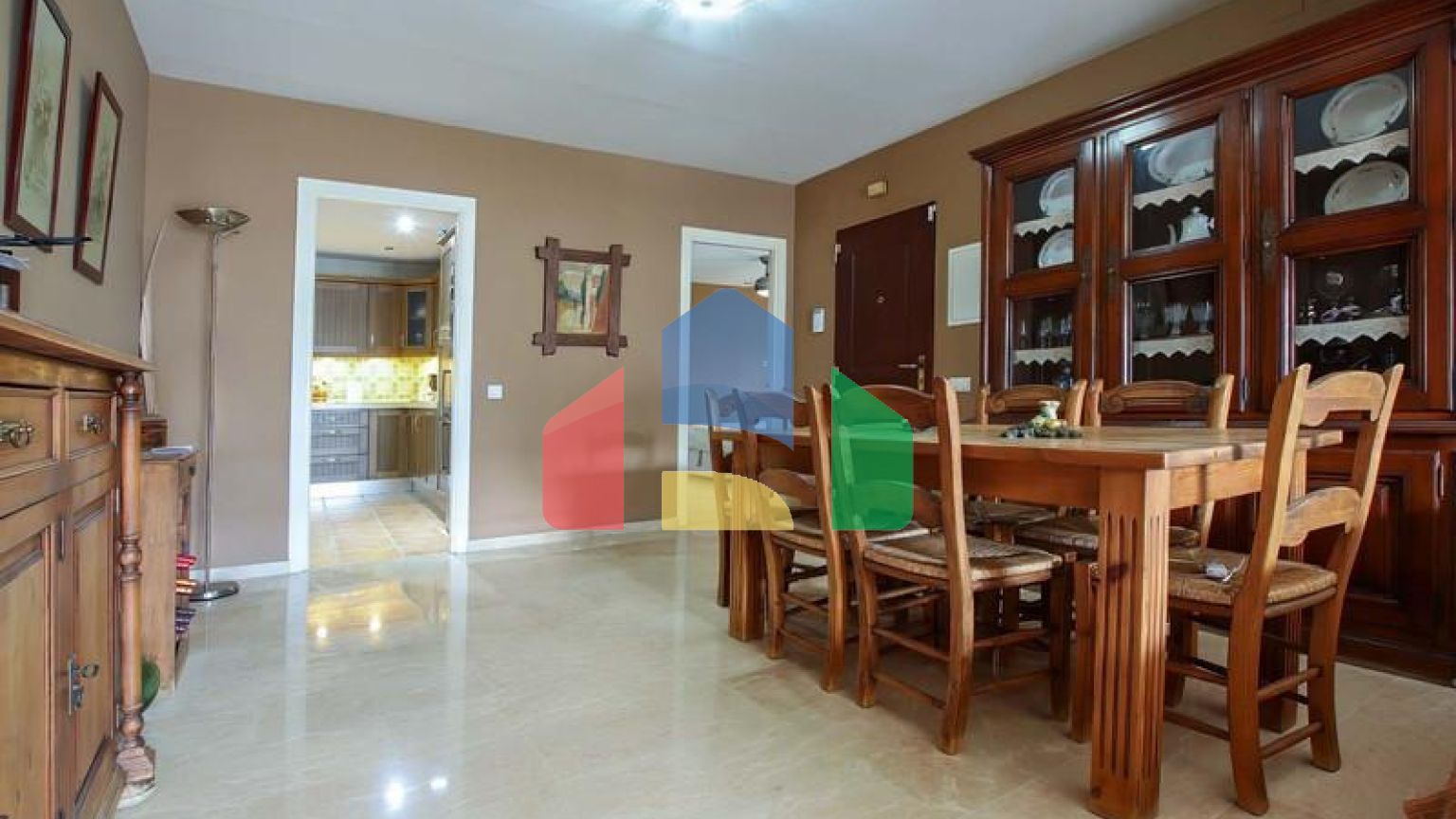 РОСКОШНАЯ КВАРТИРА НА ПЕРВОМ ЭТАЖЕ НА ПРОДАЖУ В ПУЭРТО БАНУС, МАРБЕЛЬЯ