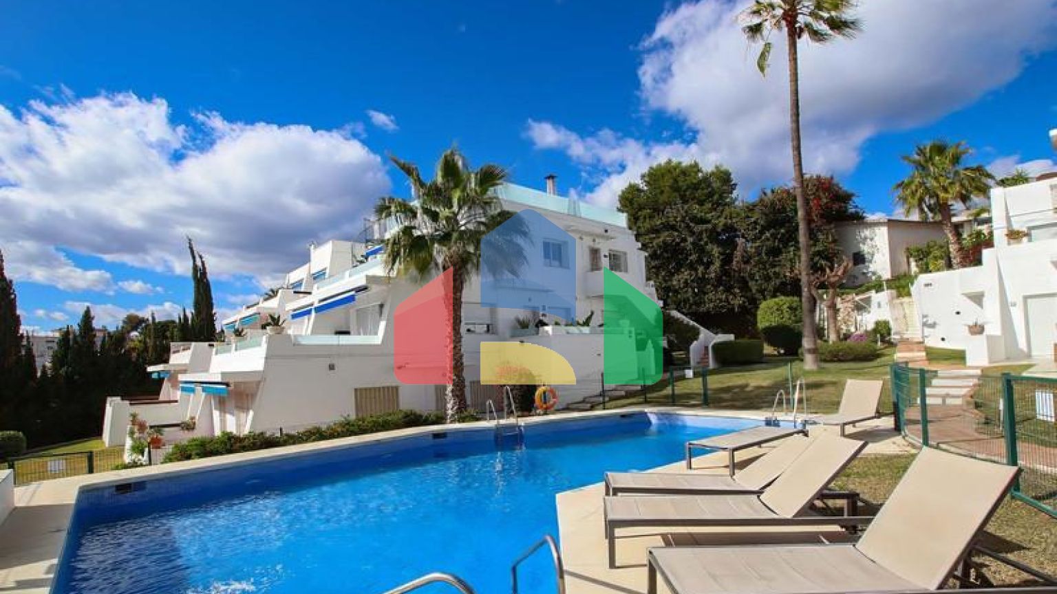 РОСКОШНАЯ КВАРТИРА НА ПЕРВОМ ЭТАЖЕ НА ПРОДАЖУ В ПУЭРТО БАНУС, МАРБЕЛЬЯ