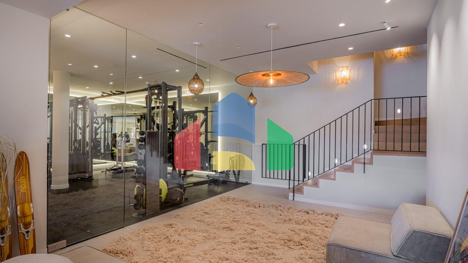 Невероятная современная вилла с потрясающим интерьером в Эль Эррохо