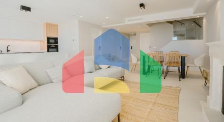 Замечательный двухуровневый пентхаус с фантастическим видом на море