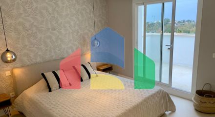 Замечательный двухуровневый пентхаус с фантастическим видом на море