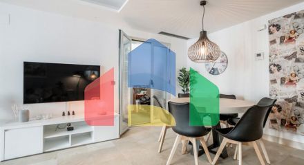 Красивый пентхаус с 3 спальнями на пляже Лос-Аркерос — одной из самых популярных урбанизаций Сан-Педро-де-Алькантара. Красивый пентхаус с 3 спальнями на пляже Лос-Аркерос — одной из самых популярных урбанизаций Сан-Педро-де-Алькантара.