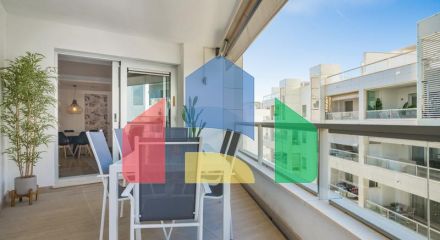 Красивый пентхаус с 3 спальнями на пляже Лос-Аркерос — одной из самых популярных урбанизаций Сан-Педро-де-Алькантара. Красивый пентхаус с 3 спальнями на пляже Лос-Аркерос — одной из самых популярных урбанизаций Сан-Педро-де-Алькантара.