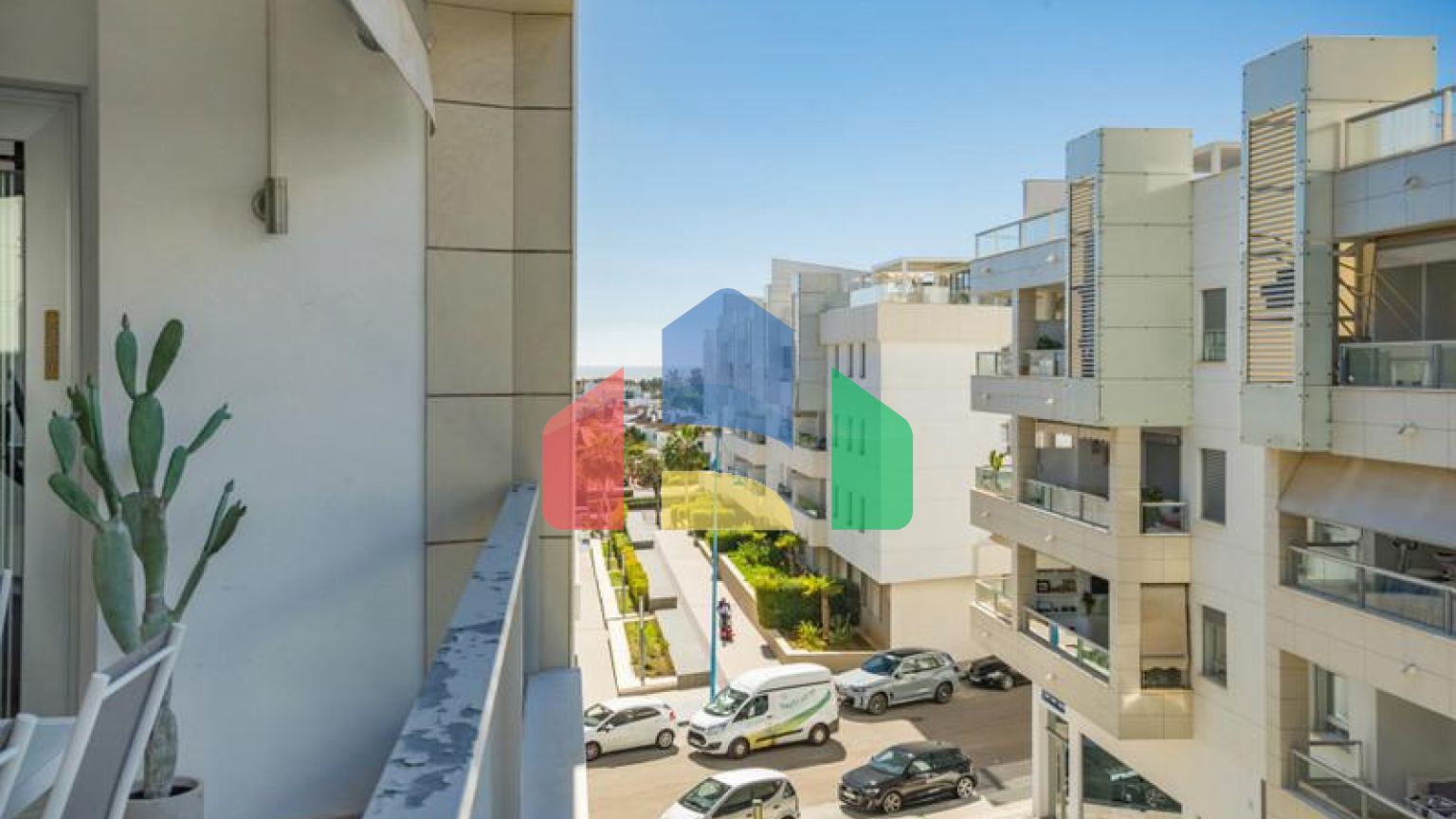 Красивый пентхаус с 3 спальнями на пляже Лос-Аркерос — одной из самых популярных урбанизаций Сан-Педро-де-Алькантара.