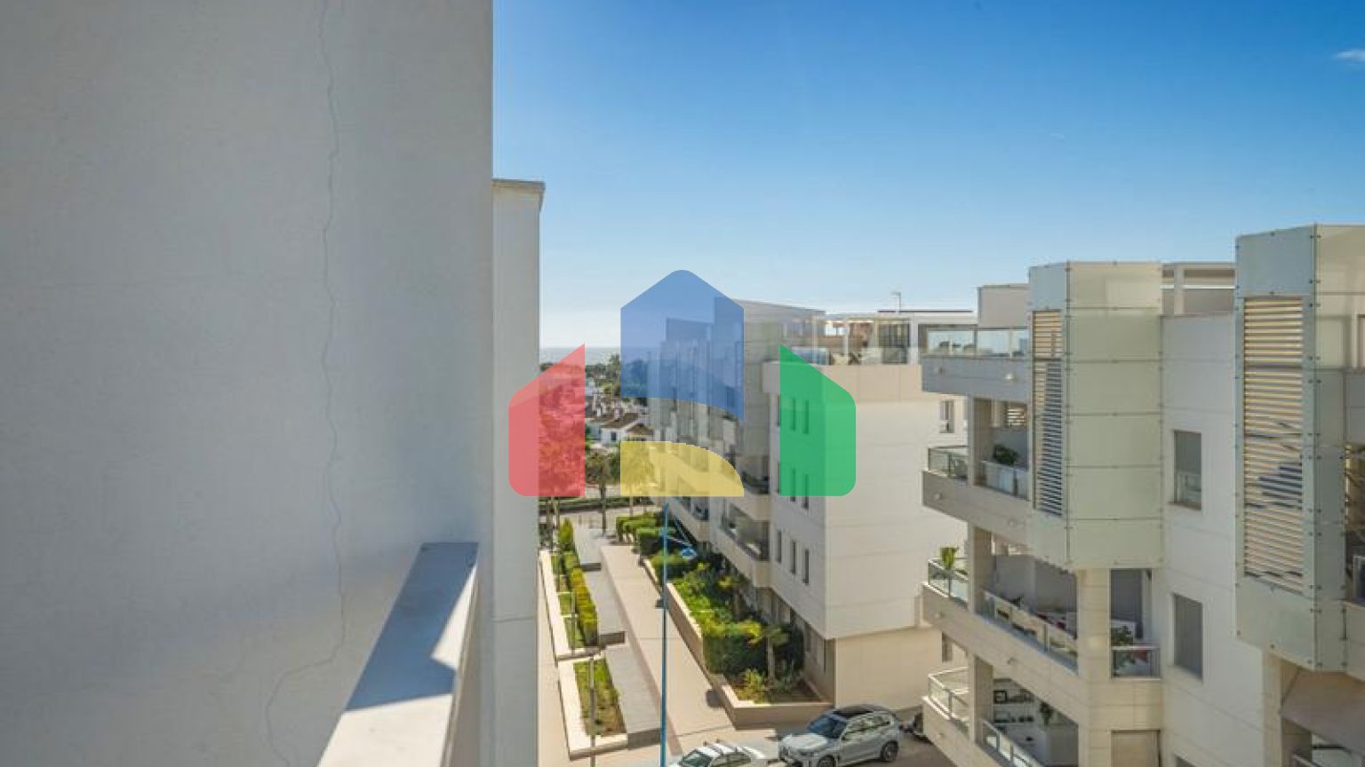 Красивый пентхаус с 3 спальнями на пляже Лос-Аркерос — одной из самых популярных урбанизаций Сан-Педро-де-Алькантара.