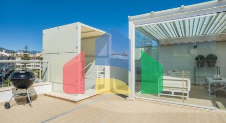 Красивый пентхаус с 3 спальнями на пляже Лос-Аркерос — одной из самых популярных урбанизаций Сан-Педро-де-Алькантара. Красивый пентхаус с 3 спальнями на пляже Лос-Аркерос — одной из самых популярных урбанизаций Сан-Педро-де-Алькантара.