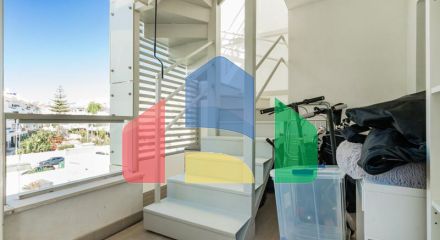 Красивый пентхаус с 3 спальнями на пляже Лос-Аркерос — одной из самых популярных урбанизаций Сан-Педро-де-Алькантара. Красивый пентхаус с 3 спальнями на пляже Лос-Аркерос — одной из самых популярных урбанизаций Сан-Педро-де-Алькантара.