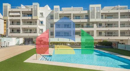 Красивый пентхаус с 3 спальнями на пляже Лос-Аркерос — одной из самых популярных урбанизаций Сан-Педро-де-Алькантара. Красивый пентхаус с 3 спальнями на пляже Лос-Аркерос — одной из самых популярных урбанизаций Сан-Педро-де-Алькантара.