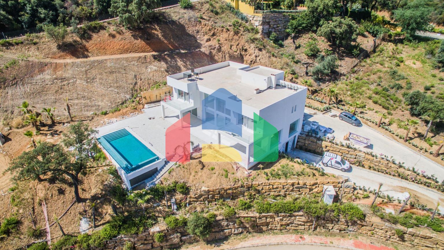 Уникальная вилла в престижном районе Ла Майрена в Марбелье