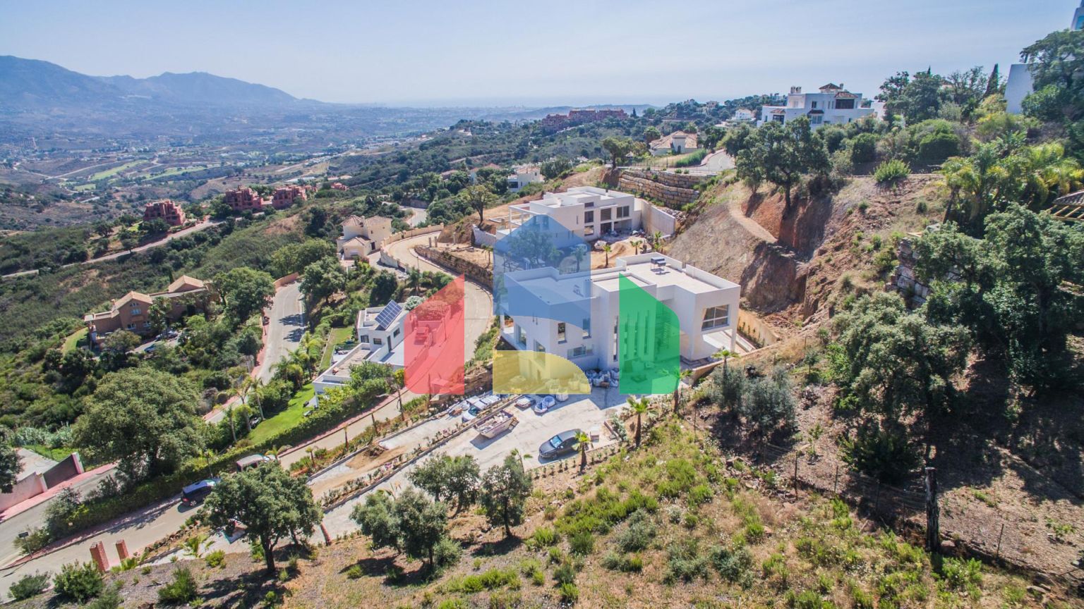 Уникальная вилла в престижном районе Ла Майрена в Марбелье