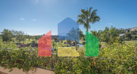 Уникальный Двухуровневый Пентхаус с 3 Спальнями в Престижном Las Alamandas Уникальный Двухуровневый Пентхаус с 3 Спальнями в Престижном Las Alamandas