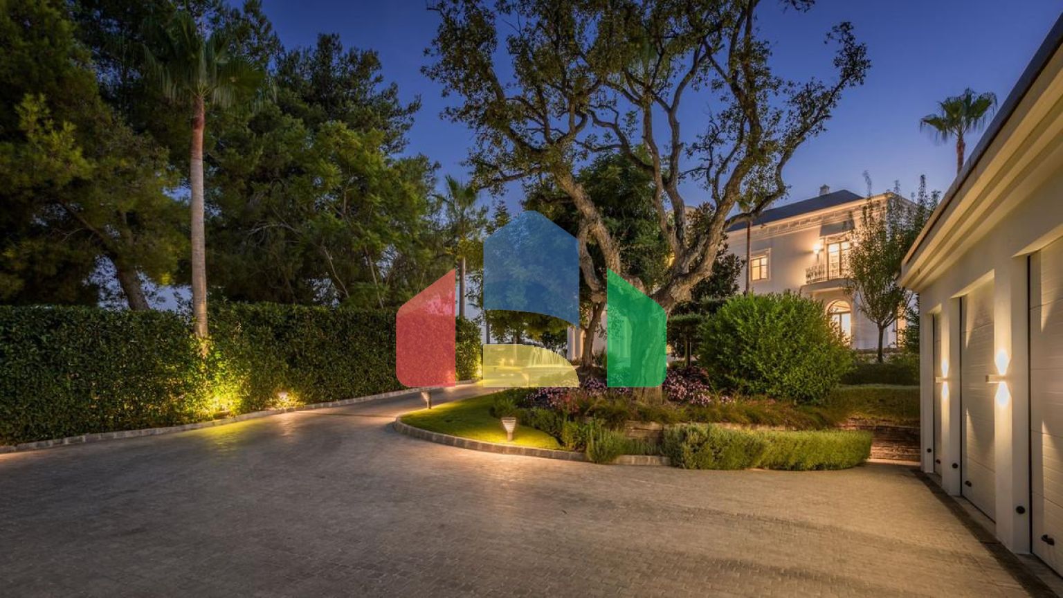 Роскошная Вилла с 7 Спальнями в Престижном Районе Hacienda Las Chapas на Востоке Марбельи