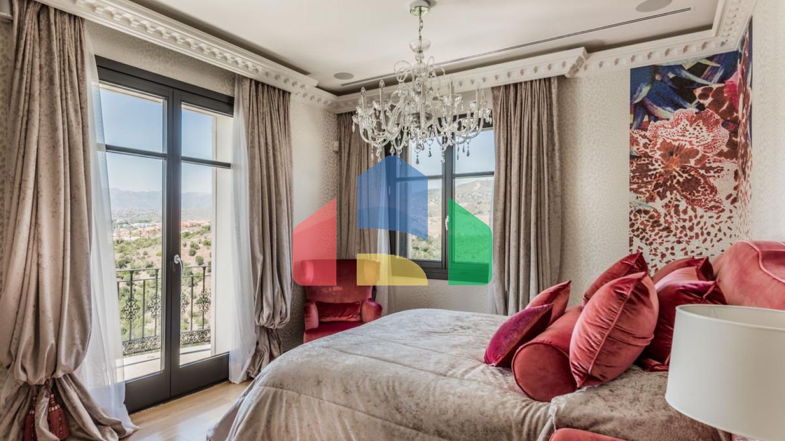 Роскошная Вилла с 7 Спальнями в Престижном Районе Hacienda Las Chapas на Востоке Марбельи