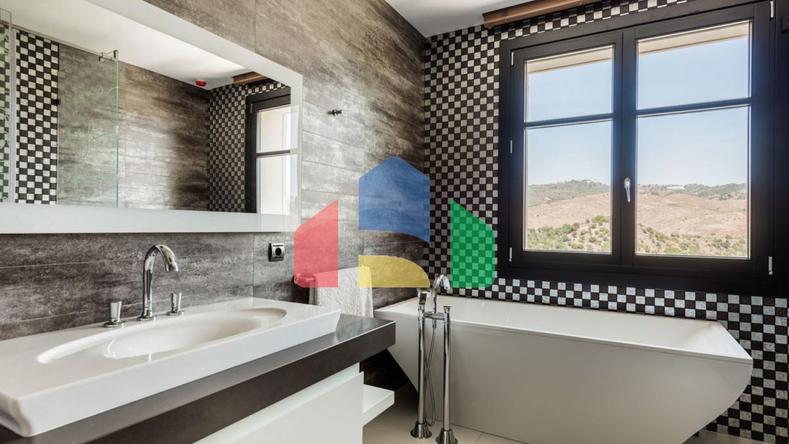 Роскошная Вилла с 7 Спальнями в Престижном Районе Hacienda Las Chapas на Востоке Марбельи