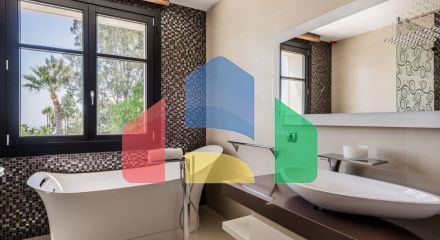 Роскошная Вилла с 7 Спальнями в Престижном Районе Hacienda Las Chapas на Востоке Марбельи