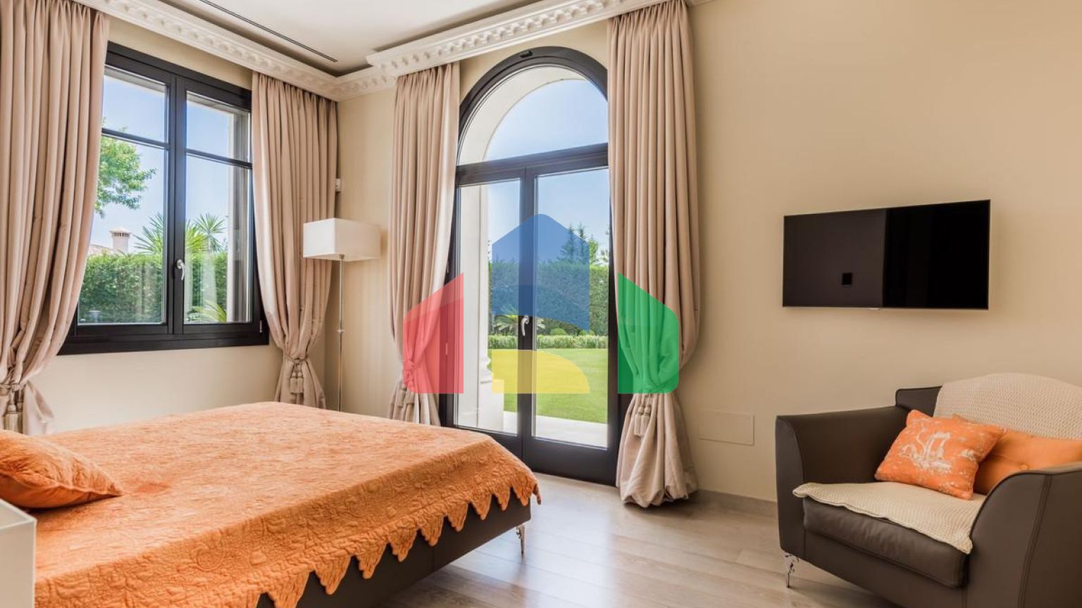 Роскошная Вилла с 7 Спальнями в Престижном Районе Hacienda Las Chapas на Востоке Марбельи