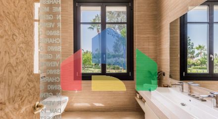 Роскошная Вилла с 7 Спальнями в Престижном Районе Hacienda Las Chapas на Востоке Марбельи