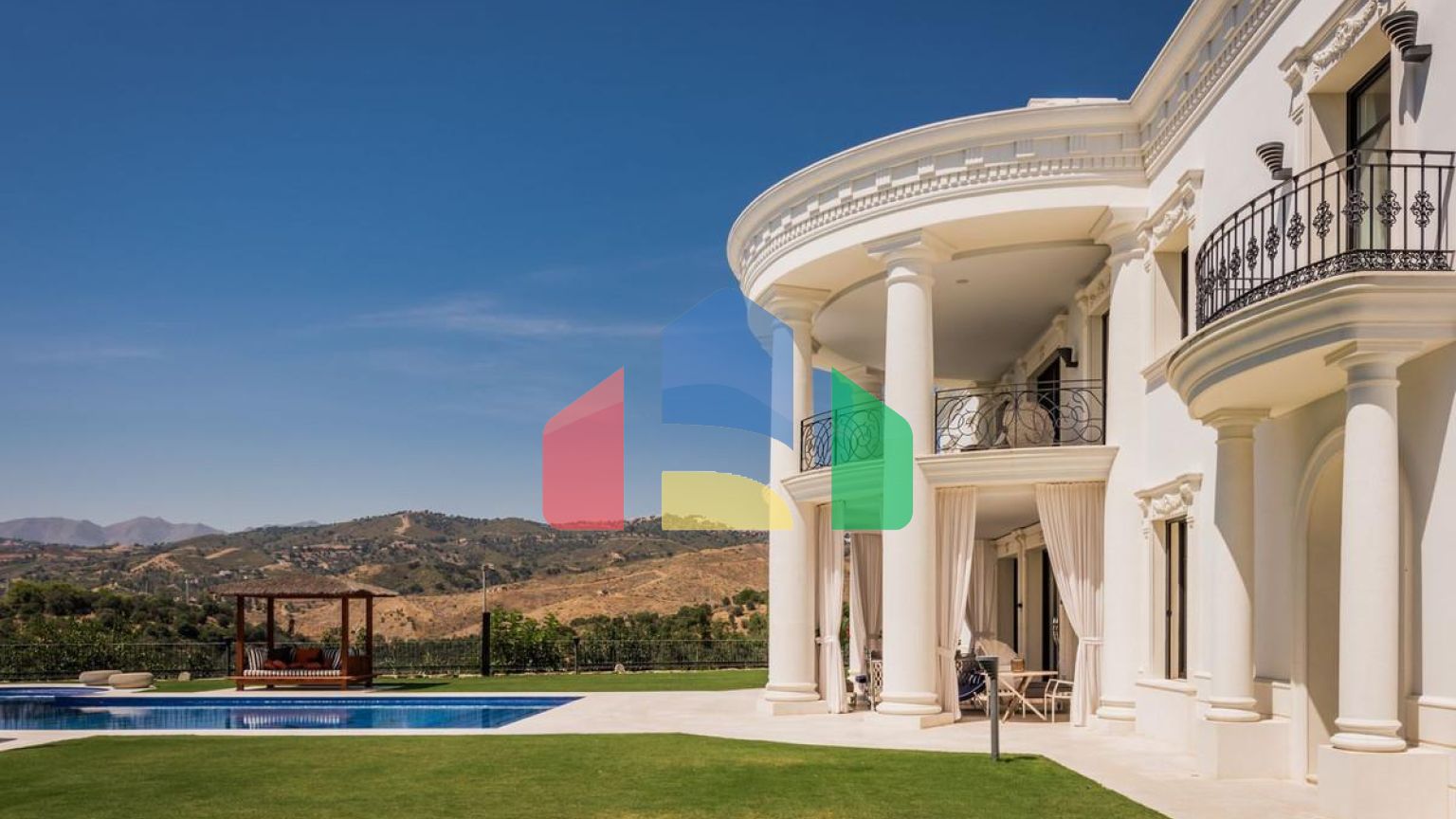 Роскошная Вилла с 7 Спальнями в Престижном Районе Hacienda Las Chapas на Востоке Марбельи