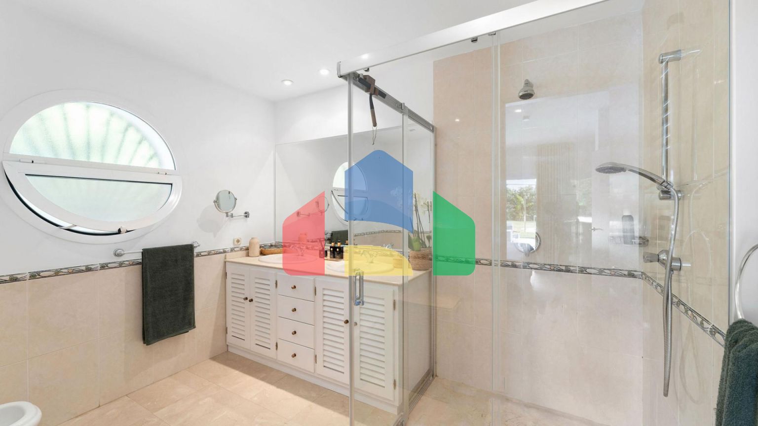 Современная вилла с традиционным испанским шармом в Эльвирии