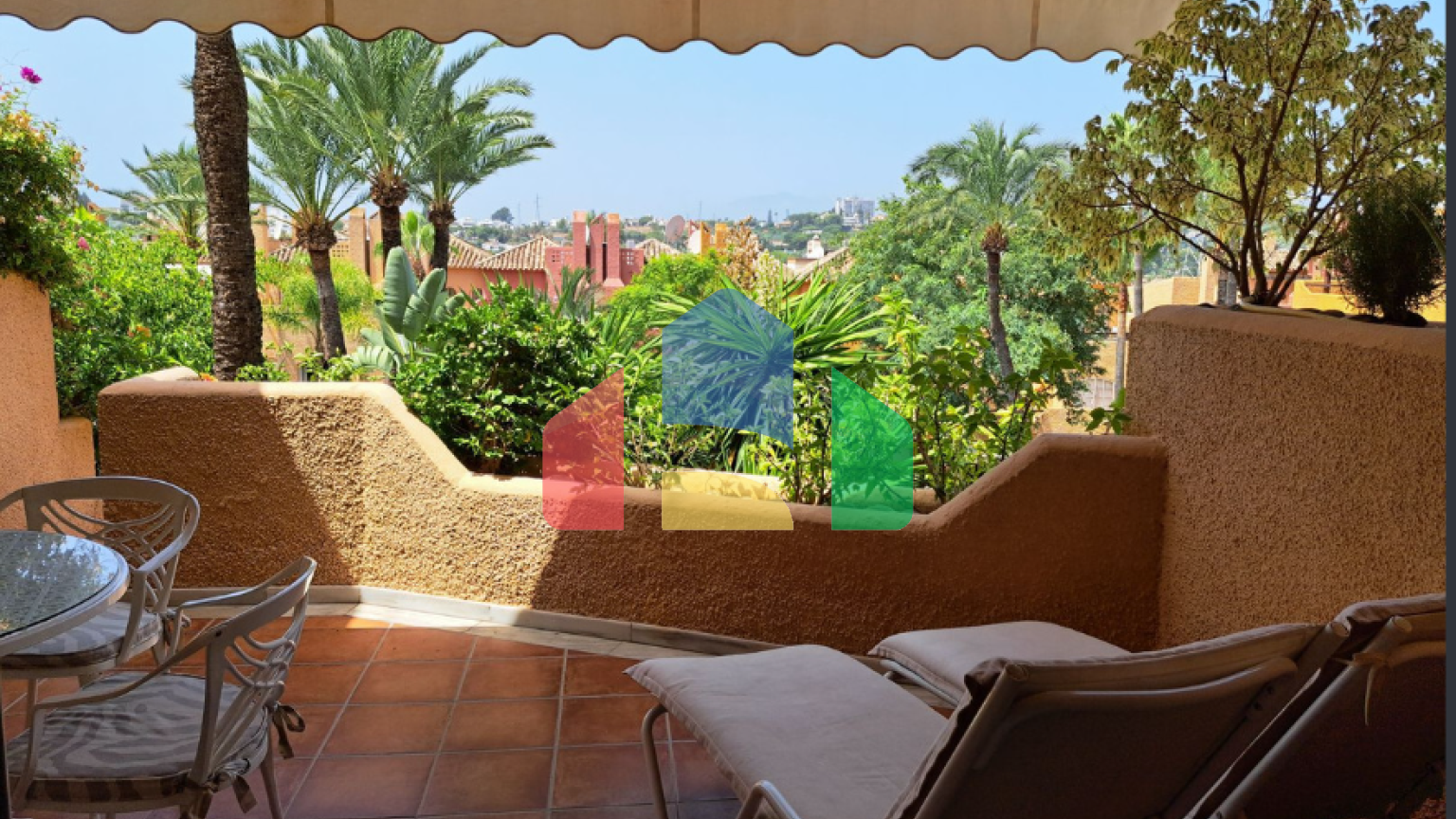 Красивый 2-х уровневый таунхаус в Нуэва-Андалусия