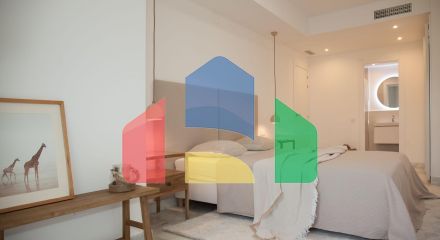 Недавно отремонтированный таунхаус в Алоха Гольф (Марбелья) по супер цене!